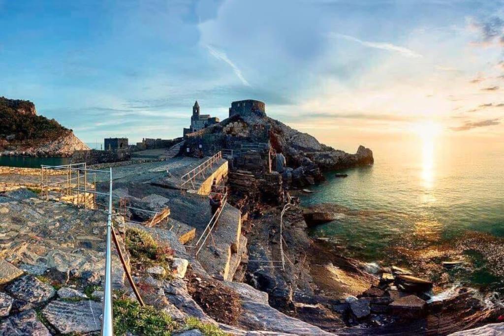 La Casa Del Forziere Verde La Spezia Bagian luar foto